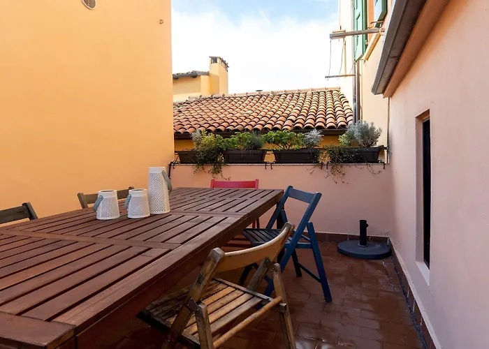 San Vitale 87 شقة