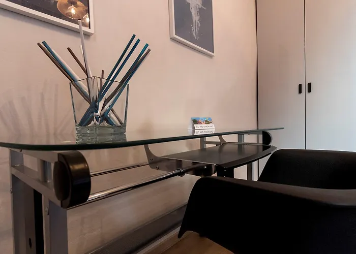 San Vitale 87 * بولونيا