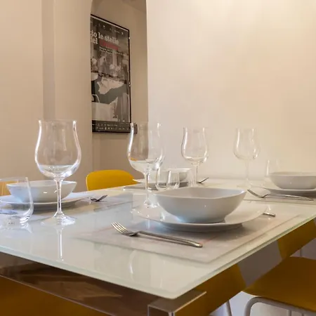 San Vitale 87 דירה *