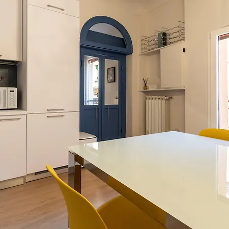 San Vitale 87 * בולוניה